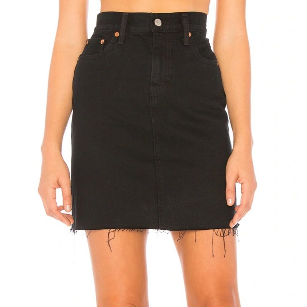 NWT Levi's Everyday Denim Mini Skirt in Charcoal Black - Size 28
